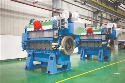 船用中速机“喝上”高纯度甲醇 我国首型甲醇燃料船用中速机正式交付