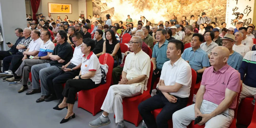 https://q4.itc.cn/q_70/images01/20250630/44150f3376a04e9f8c9dfba5aef282fe.jpeg